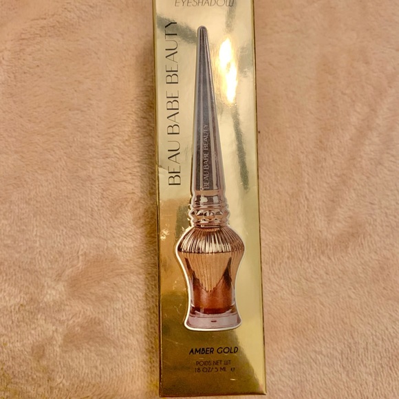 Highlighter and Liquid Eyeshadow - Picture 8 of 12